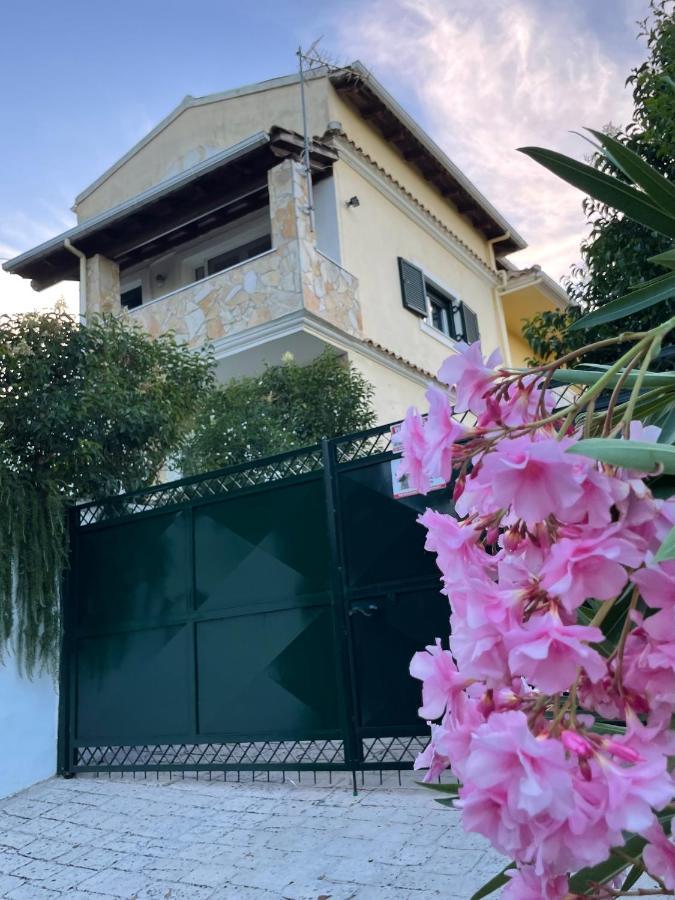 Villa Anasandra - 3 Bedroom Villa Kompítsion 外观 照片